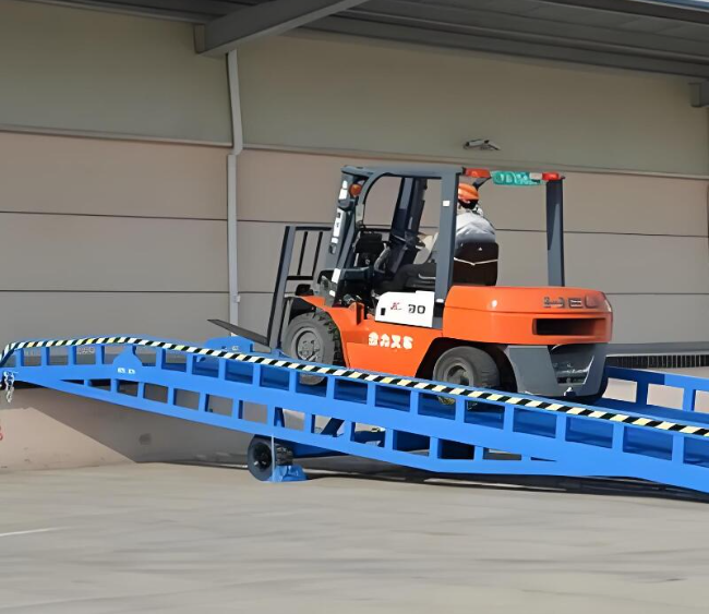 舞阳移动式卸货平台（叉车用）